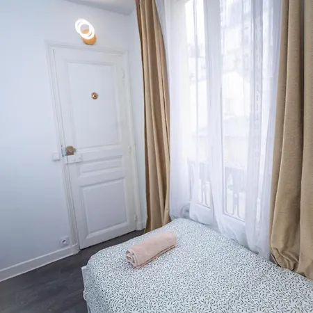 Salon Pont De L Ourcq Apartament *