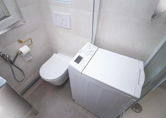 Salon Pont De L Ourcq *