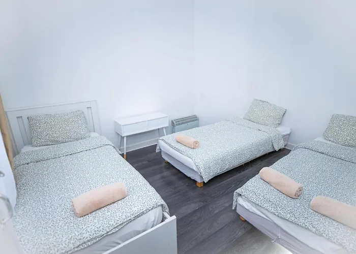 Salon Pont De L Ourcq